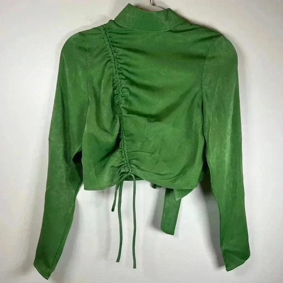 Nasty Gal Collection Green Cropped Ruched Cutout Back Blouse Top Women's Size 4 - Picture 3 of 8